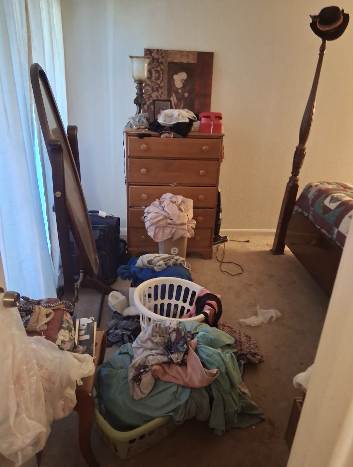 Living room before cleaning